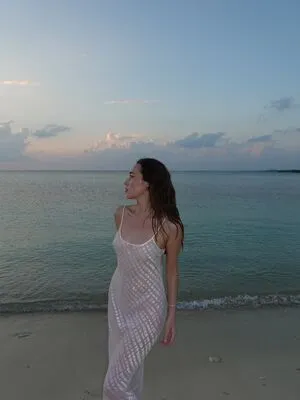 Alycia Debnam Carey OnlyFans Leaked Free Thumbnail Picture - #SePR3hiGN3