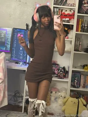Alyciaelvie OnlyFans Leaked Free Thumbnail Picture - #osBuoVswE8