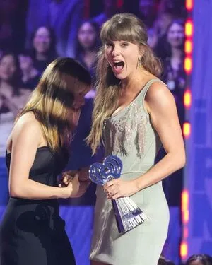 Alysa Liu OnlyFans Leaked Free Thumbnail Picture - #pPr4d09lhe