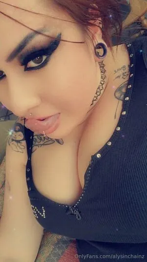 Alysinchainz OnlyFans Leaked Free Thumbnail Picture - #J6s5h2XFGs