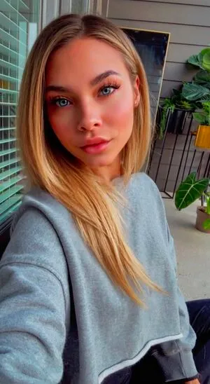 Alyssa Lyssaroo OnlyFans Leaked Free Thumbnail Picture - #enkFComOFB