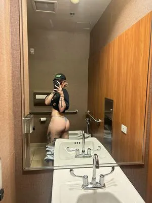 Alyssa Mercante OnlyFans Leaked Free Thumbnail Picture - #2yIxQaKUAL