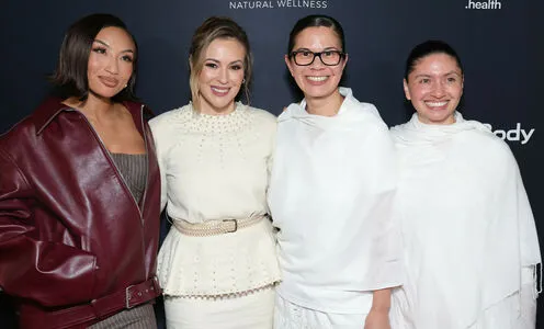 Alyssa Milano OnlyFans Leaked Free Thumbnail Picture - #9m5mElz15y