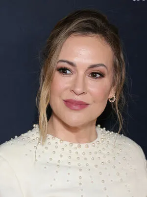 Alyssa Milano OnlyFans Leaked Free Thumbnail Picture - #In83PAIZWZ