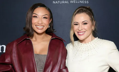 Alyssa Milano OnlyFans Leaked Free Thumbnail Picture - #K2ecmOJ04S