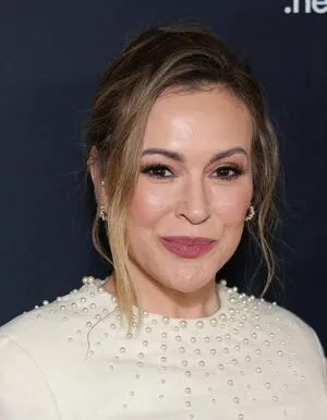 Alyssa Milano OnlyFans Leaked Free Thumbnail Picture - #SN37WHVAWP
