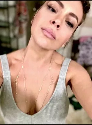 Alyssa Milano OnlyFans Leaked Free Thumbnail Picture - #XM4F75eN0k