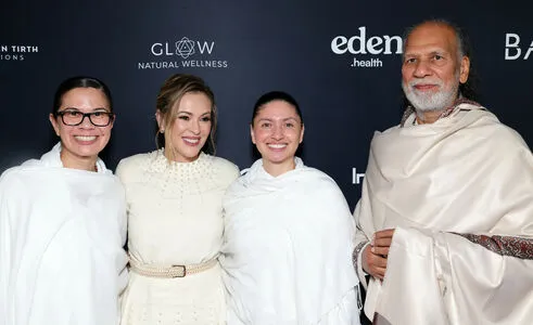 Alyssa Milano OnlyFans Leaked Free Thumbnail Picture - #gkga2QXpio