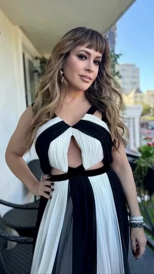 Alyssa Milano OnlyFans Leaked Free Thumbnail Picture - #hHHLLVeXw9