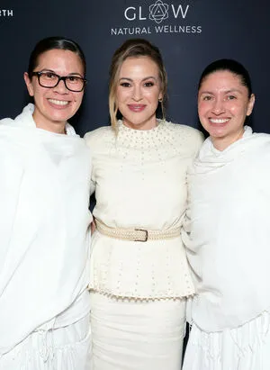 Alyssa Milano OnlyFans Leaked Free Thumbnail Picture - #zTieedz828