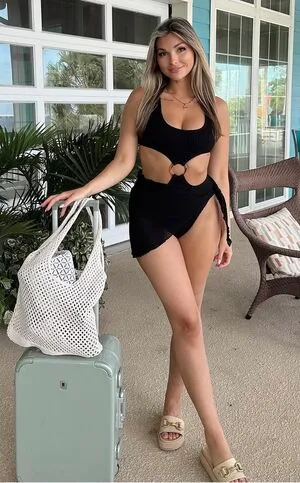 Alyssa Snider OnlyFans Leaked Free Thumbnail Picture - #fjkeuszIET