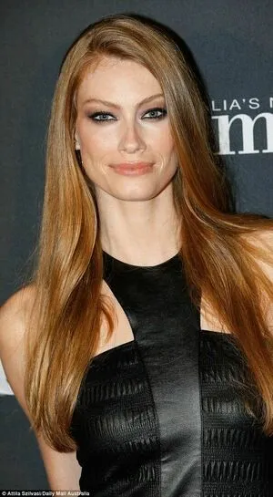 Alyssa Sutherland OnlyFans Leaked Free Thumbnail Picture - #Dwyvj4c5Mg