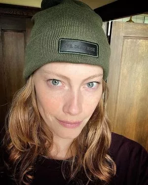 Alyssa Sutherland OnlyFans Leaked Free Thumbnail Picture - #W9NwrpVNeg