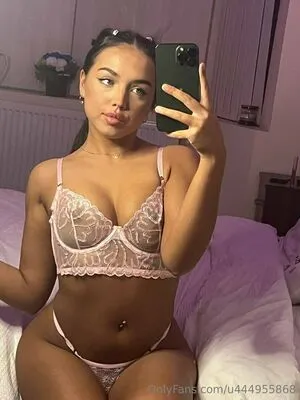 Alyssabankss OnlyFans Leaked Free Thumbnail Picture - #aZMVwC3R3e