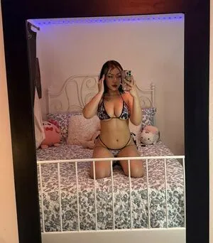 Alyssadragons OnlyFans Leaked Free Thumbnail Picture - #uv6k3h57I5