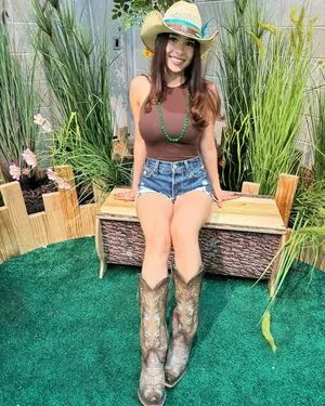 Alyza Alanis OnlyFans Leaked Free Thumbnail Picture - #bcOU9vd8gJ