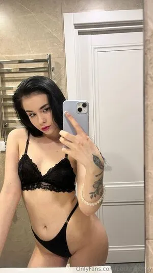 Amalkaa OnlyFans Leaked Free Thumbnail Picture - #k2a8E86PZj