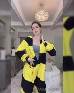 Amanda Cerny OnlyFans Leaked Free Thumbnail Picture - #4TwDYUo6w8