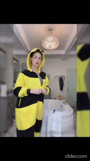 Amanda Cerny OnlyFans Leaked Free Thumbnail Picture - #5OZe8m8esd