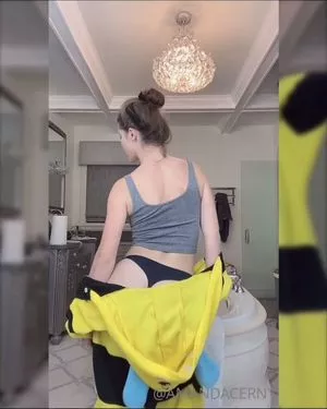 Amanda Cerny OnlyFans Leaked Free Thumbnail Picture - #B1AAm5QJy0