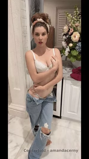 Amanda Cerny OnlyFans Leaked Free Thumbnail Picture - #fqoES9c6oa