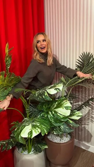 Amanda Holden OnlyFans Leaked Free Thumbnail Picture - #4lTLBLUY1q