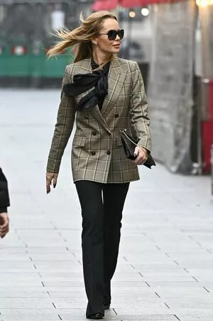 Amanda Holden OnlyFans Leaked Free Thumbnail Picture - #XSRI6fgAda