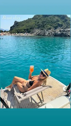 Amanda Holden OnlyFans Leaked Free Thumbnail Picture - #aSyAoUMeIk