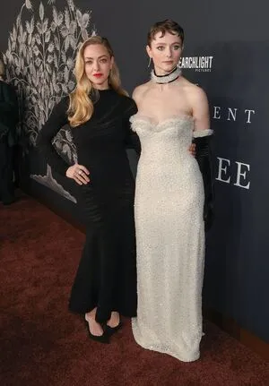 Amanda Seyfried OnlyFans Leaked Free Thumbnail Picture - #2wpw414CW8