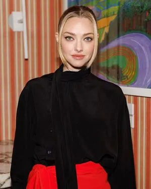 Amanda Seyfried OnlyFans Leaked Free Thumbnail Picture - #5GOy1DG1IN