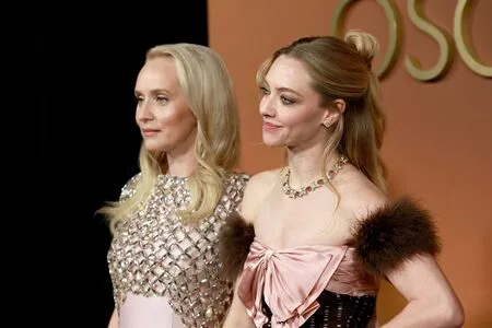 Amanda Seyfried OnlyFans Leaked Free Thumbnail Picture - #7qe52AQVri