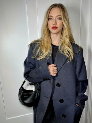 Amanda Seyfried OnlyFans Leaked Free Thumbnail Picture - #9vyfs71Nv2