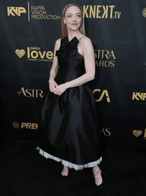 Amanda Seyfried OnlyFans Leaked Free Thumbnail Picture - #Acn5UUcAH9