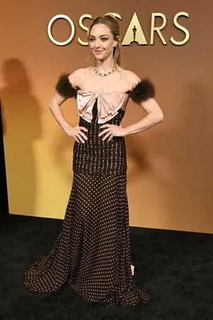 Amanda Seyfried OnlyFans Leaked Free Thumbnail Picture - #ApeSieejs9