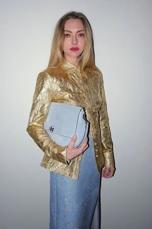 Amanda Seyfried OnlyFans Leaked Free Thumbnail Picture - #Bap9nwx43b