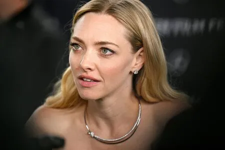 Amanda Seyfried OnlyFans Leaked Free Thumbnail Picture - #EZCjcD4jN9