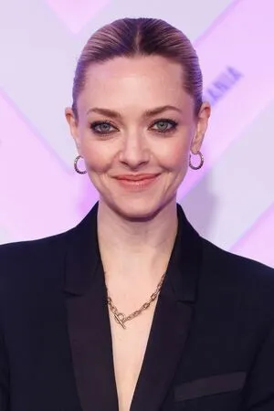 Amanda Seyfried OnlyFans Leaked Free Thumbnail Picture - #F1wO7Psueo