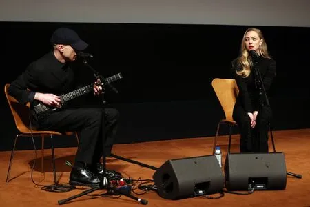 Amanda Seyfried OnlyFans Leaked Free Thumbnail Picture - #Gc27aAzlVr