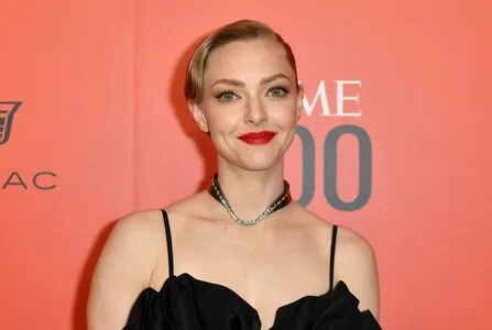 Amanda Seyfried OnlyFans Leaked Free Thumbnail Picture - #IKX7w1vnY0
