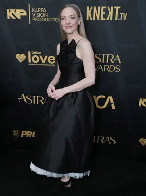 Amanda Seyfried OnlyFans Leaked Free Thumbnail Picture - #MHDnclGprz