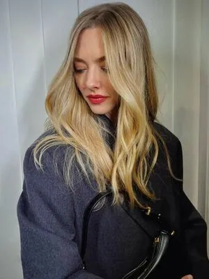 Amanda Seyfried OnlyFans Leaked Free Thumbnail Picture - #MvfrnmMOxD