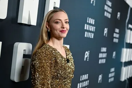 Amanda Seyfried OnlyFans Leaked Free Thumbnail Picture - #SPspWPnxyk