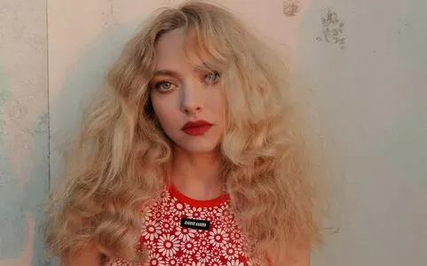 Amanda Seyfried OnlyFans Leaked Free Thumbnail Picture - #SaK7bMD9El