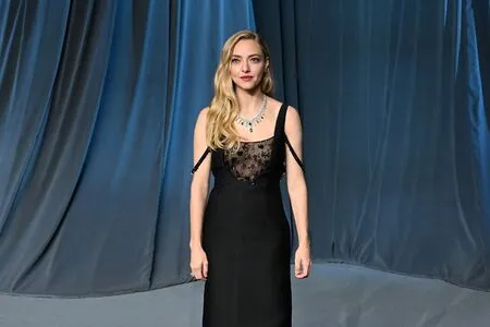 Amanda Seyfried OnlyFans Leaked Free Thumbnail Picture - #YiLUawnoy4