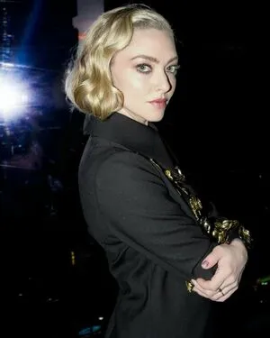 Amanda Seyfried OnlyFans Leaked Free Thumbnail Picture - #Ysckf3k44a