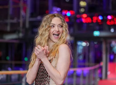 Amanda Seyfried OnlyFans Leaked Free Thumbnail Picture - #cw9KEseh7L