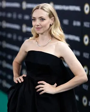 Amanda Seyfried OnlyFans Leaked Free Thumbnail Picture - #dvWQkLW7A8