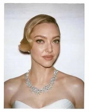Amanda Seyfried OnlyFans Leaked Free Thumbnail Picture - #e1hUGabm1O