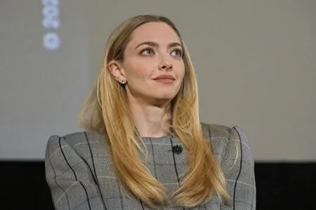 Amanda Seyfried OnlyFans Leaked Free Thumbnail Picture - #ig3E1OQvYC