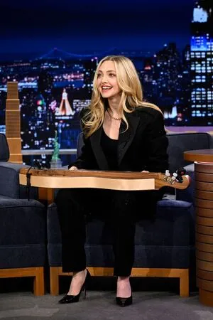 Amanda Seyfried OnlyFans Leaked Free Thumbnail Picture - #kUcElIGE21